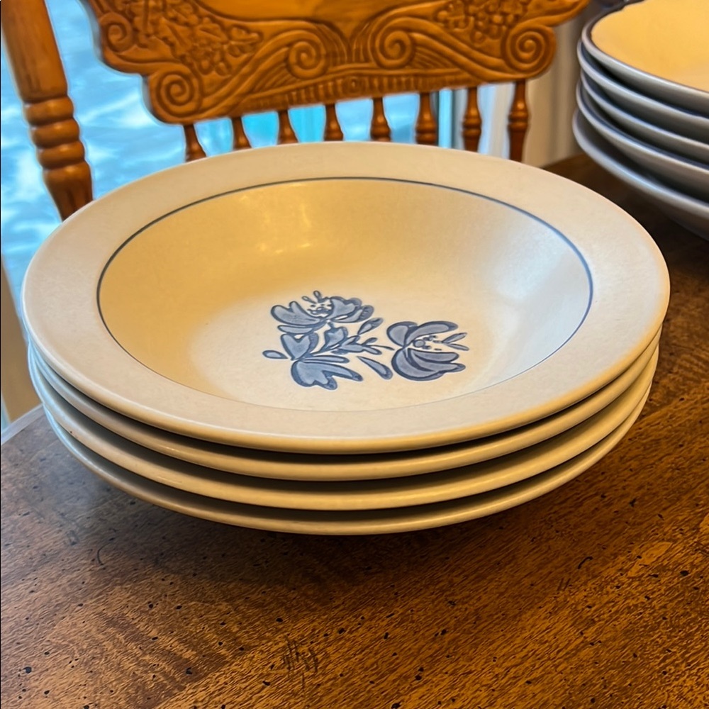 Pfaltzgraff yorktowne soup/pasta bowls set of 4